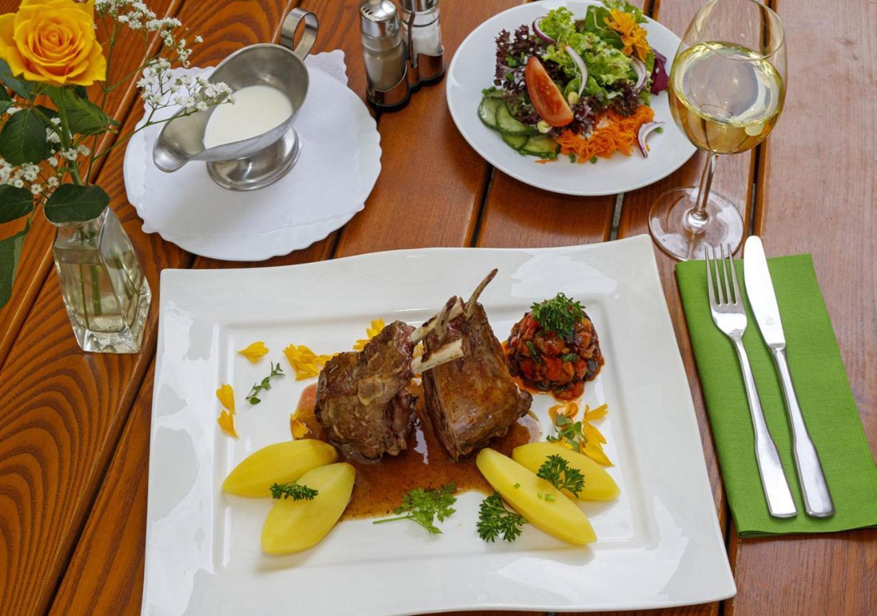Hotel Gasthof Krone ชแปล็ต ภายนอก รูปภาพ