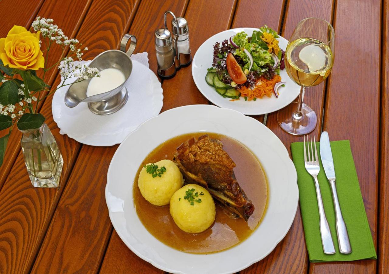 Hotel Gasthof Krone ชแปล็ต ภายนอก รูปภาพ