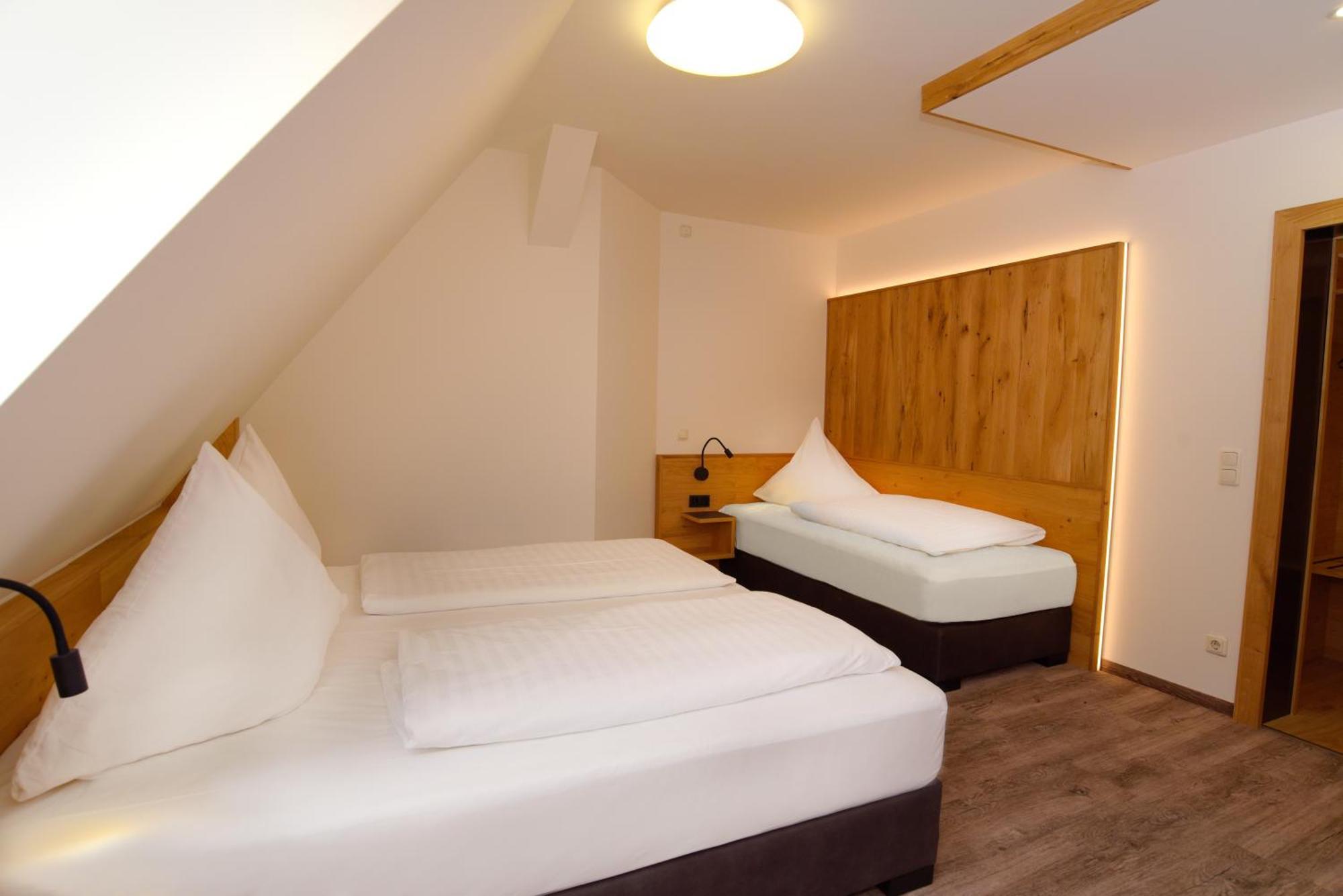 Hotel Gasthof Krone ชแปล็ต ภายนอก รูปภาพ